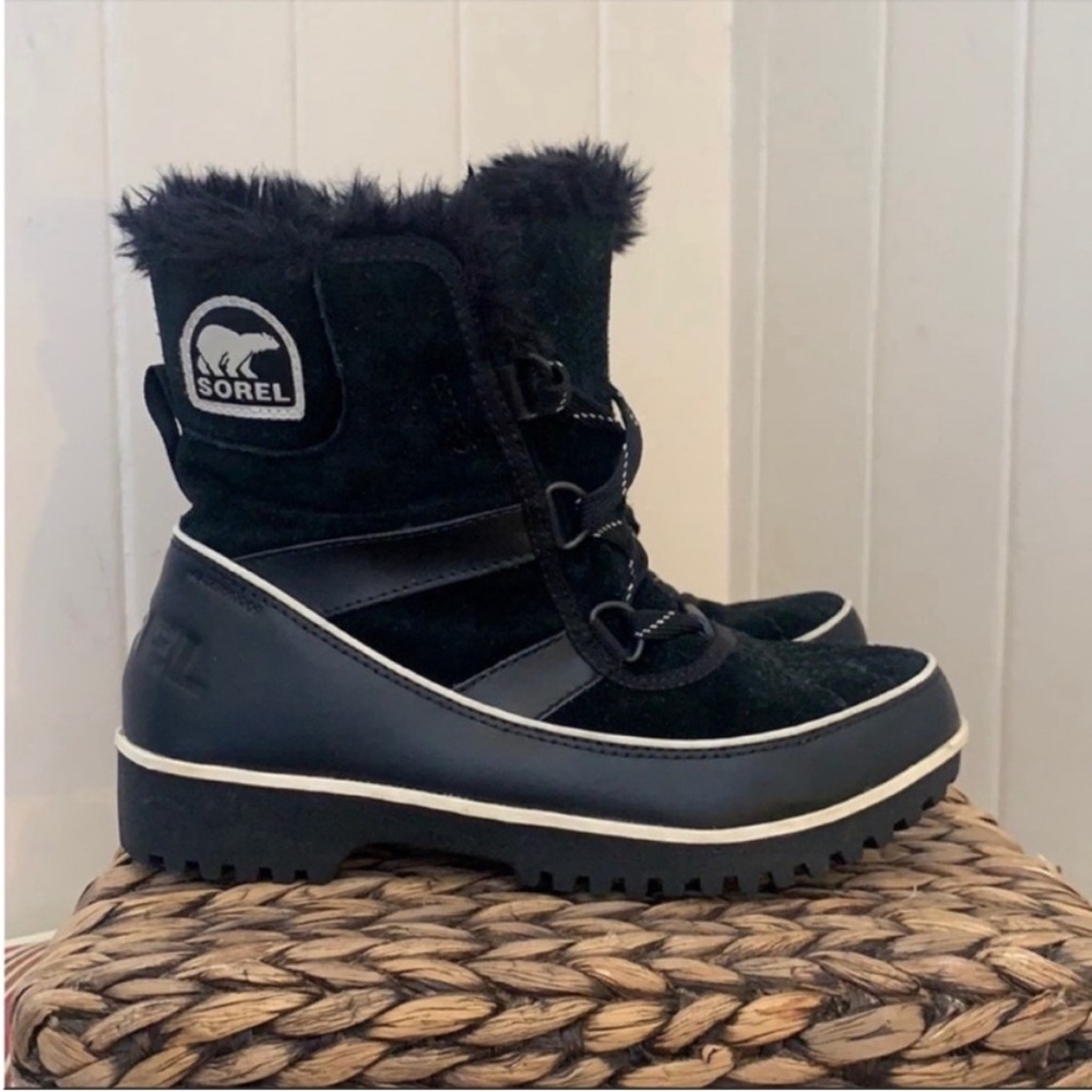Sorel Tivoli II Leather Snow Boots in Black